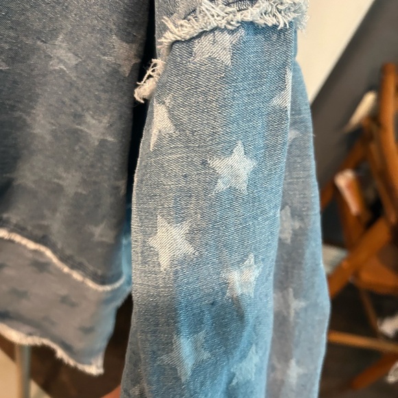 Oli & Hali Blue Star Pattern Denim Top Sz L - Picture 9 of 11